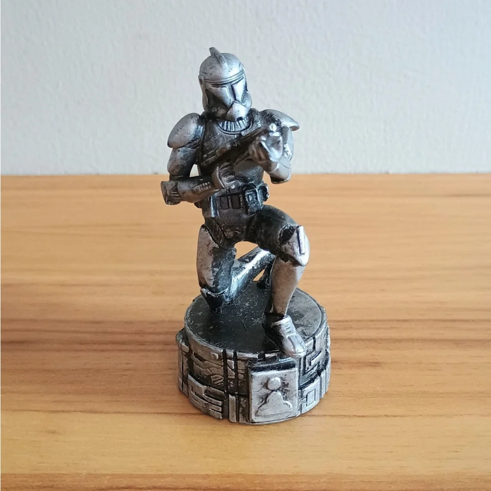 2005 Star Wars Saga Edition Chess Clone Trooper Silver Pawn Figure